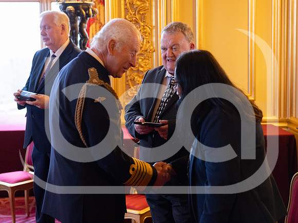 241210_EE_013_EMB19220