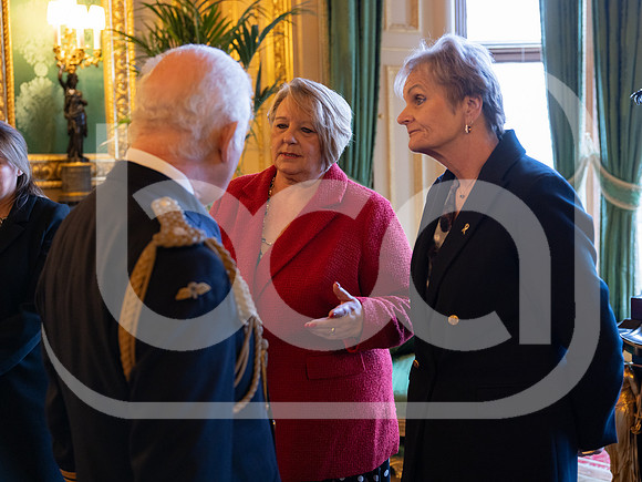 241210_EE_032_EMB10412